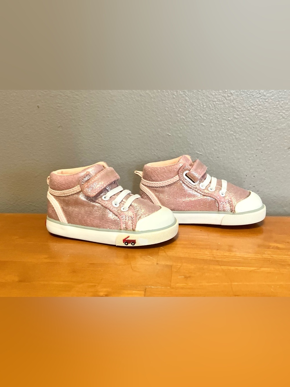 See Kai Run “Peyton” Leather Hightop, Pink Glitter - Size 6 (GUC) - Picture 2 of 10